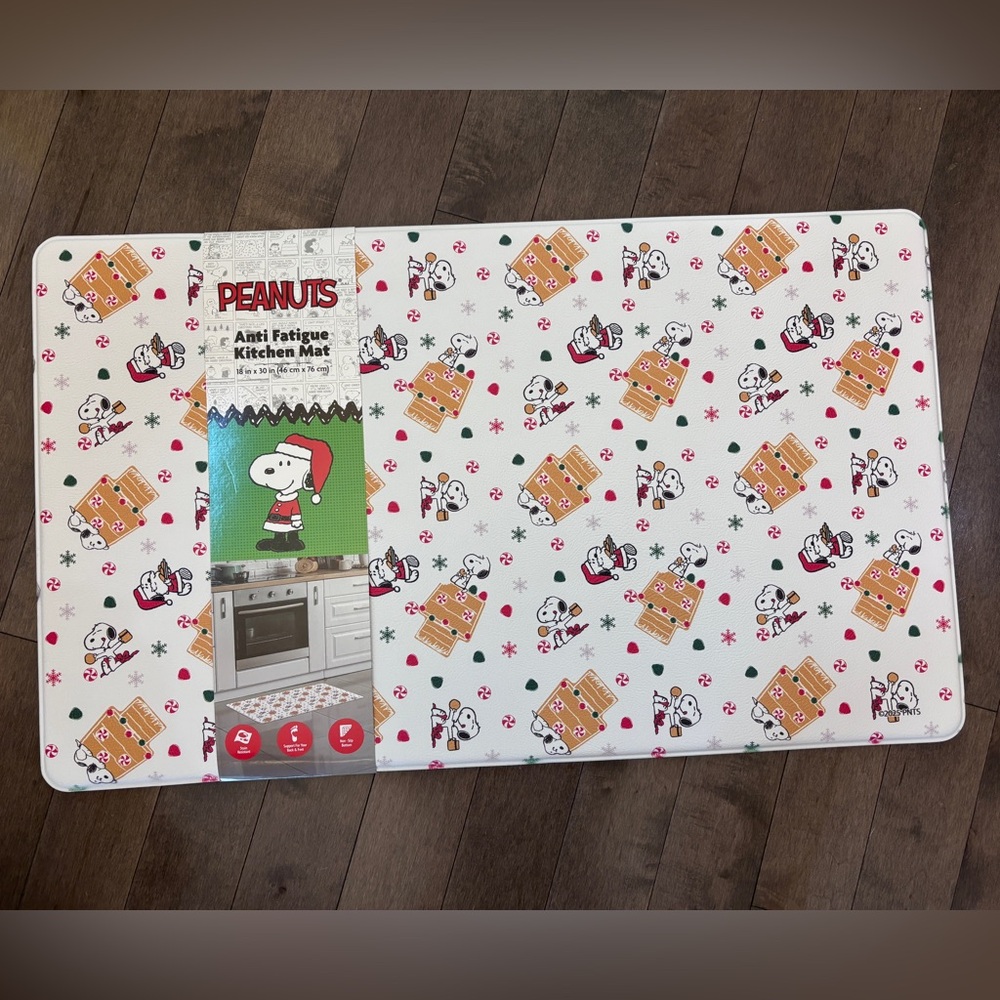 Peanuts Snoopy Anti Fatigue Kitchen Mat 18”x30” Christmas Gingerbread Doghouse